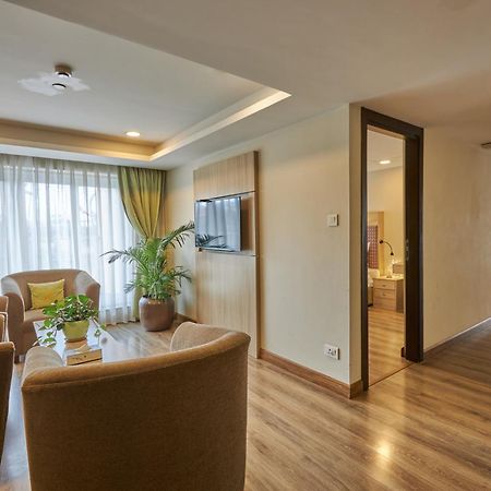 Hotel Crowne Imperial Катманду Экстерьер фото
