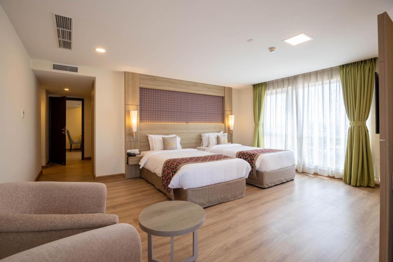 Hotel Crowne Imperial Катманду Экстерьер фото