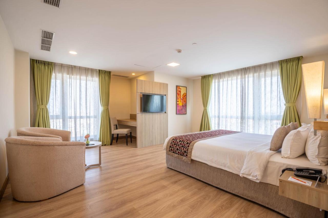 Hotel Crowne Imperial Катманду Экстерьер фото