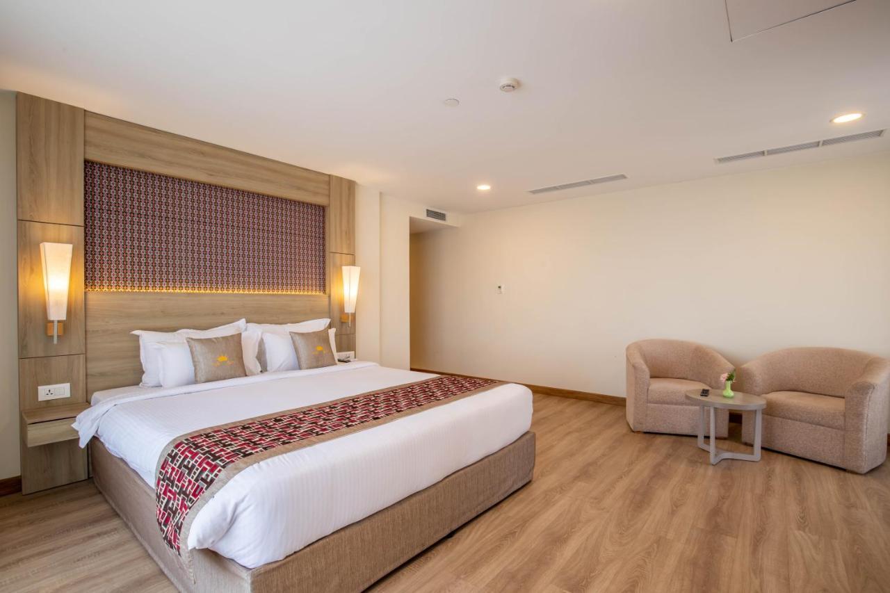 Hotel Crowne Imperial Катманду Экстерьер фото