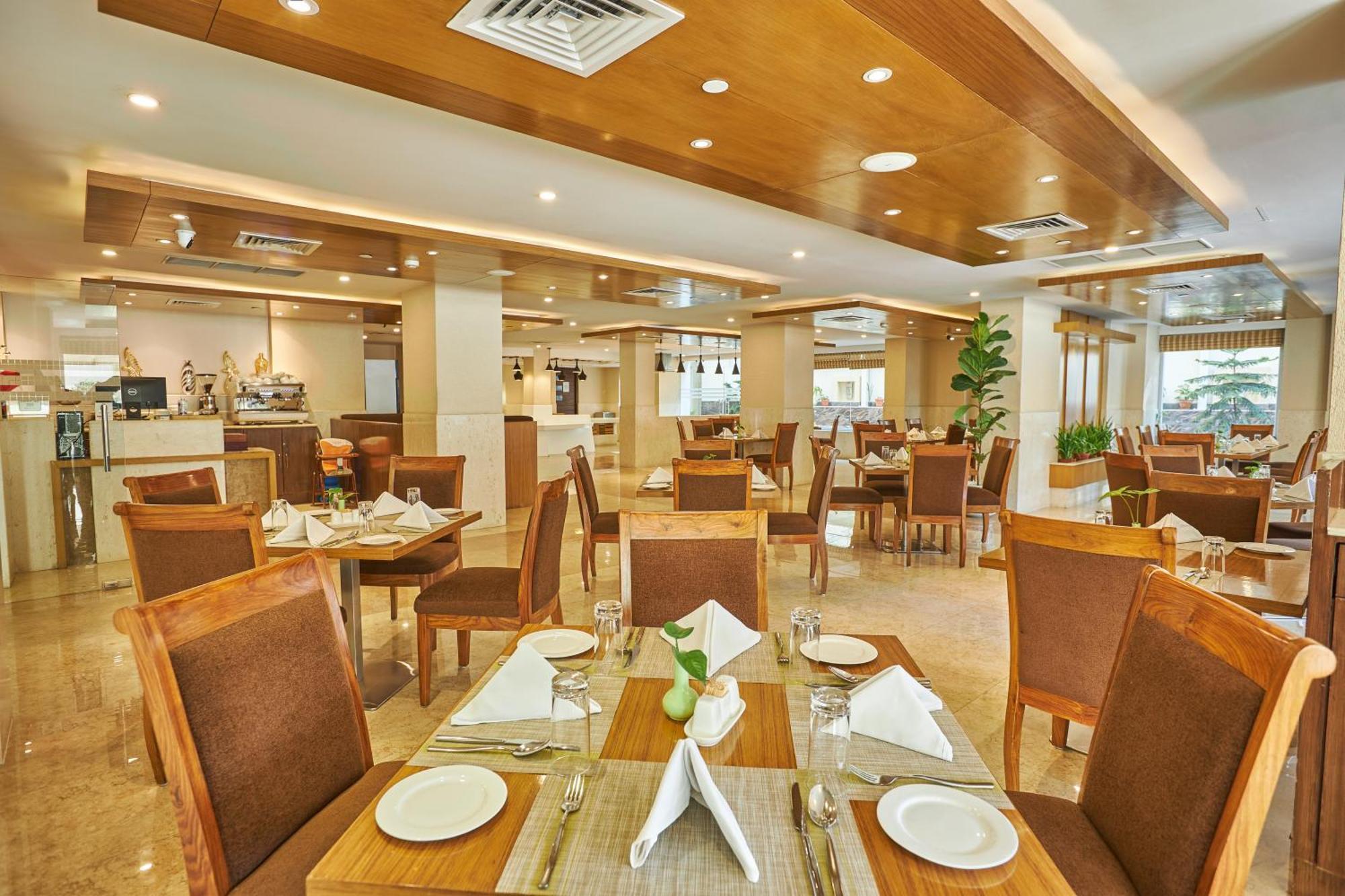 Hotel Crowne Imperial Катманду Экстерьер фото