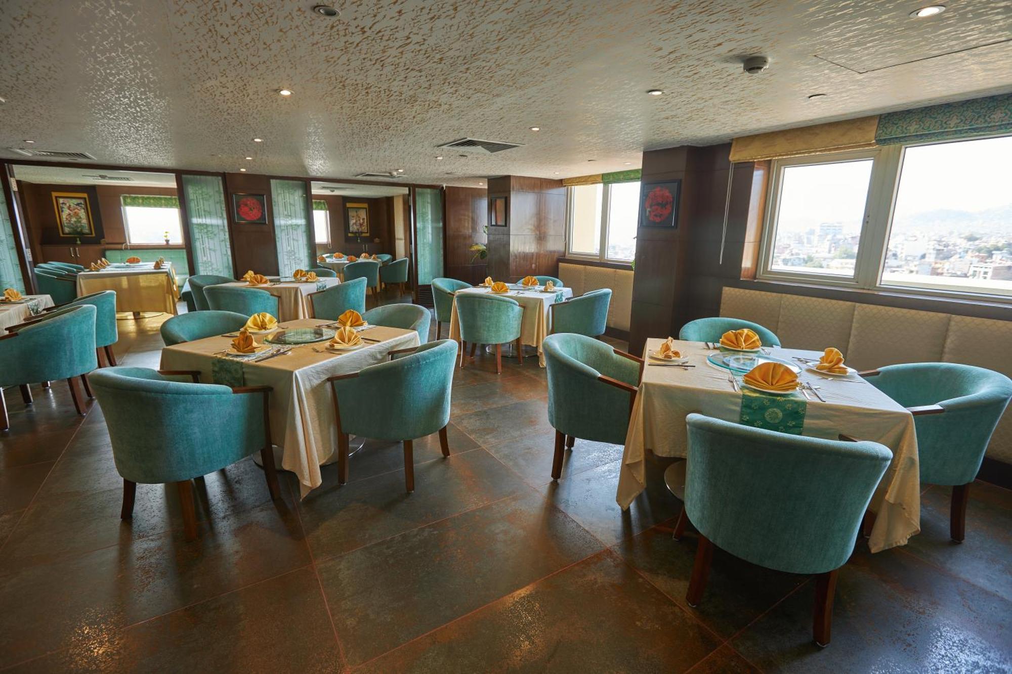 Hotel Crowne Imperial Катманду Экстерьер фото