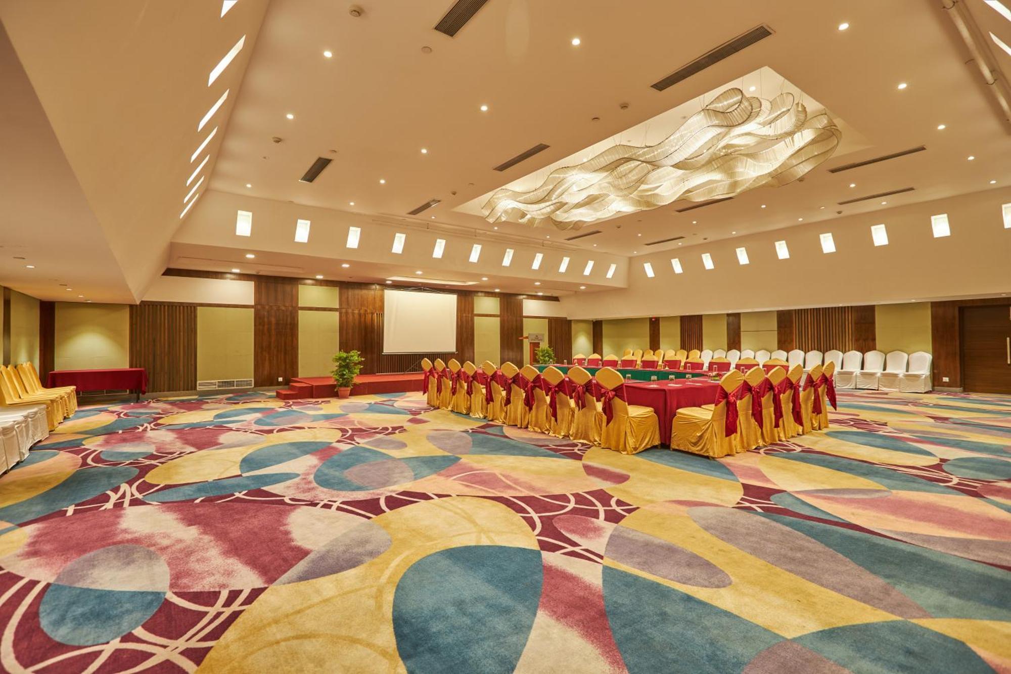Hotel Crowne Imperial Катманду Экстерьер фото