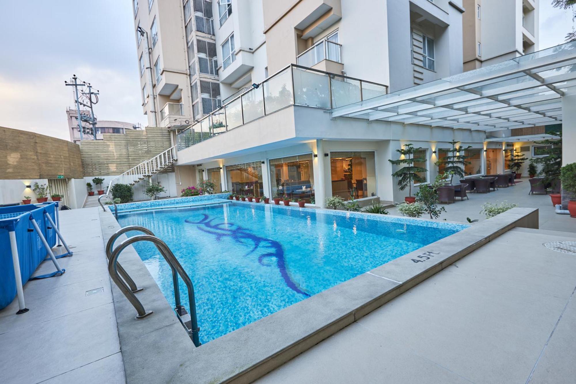 Hotel Crowne Imperial Катманду Экстерьер фото
