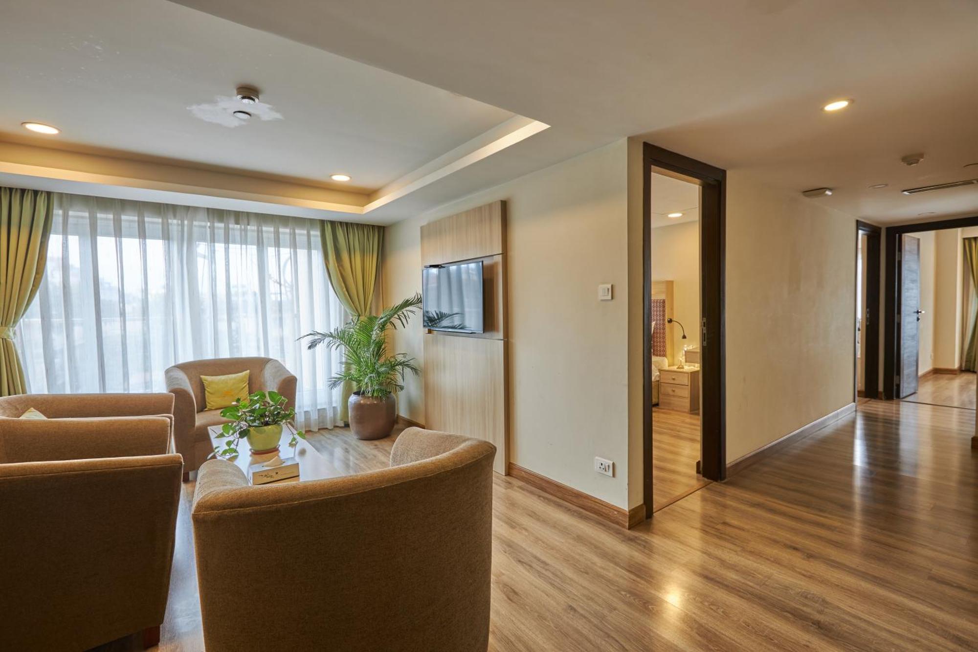Hotel Crowne Imperial Катманду Экстерьер фото