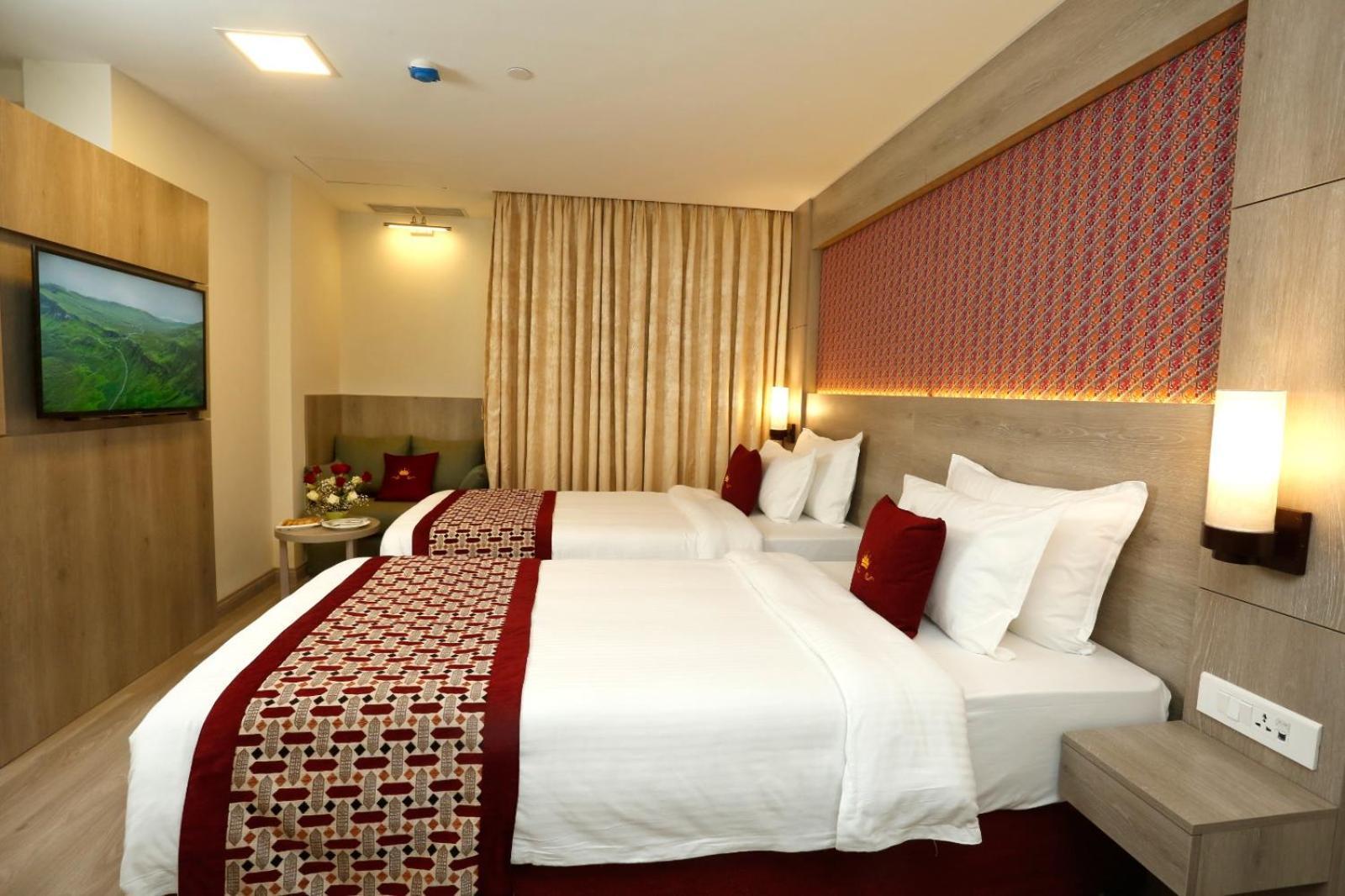 Hotel Crowne Imperial Катманду Экстерьер фото