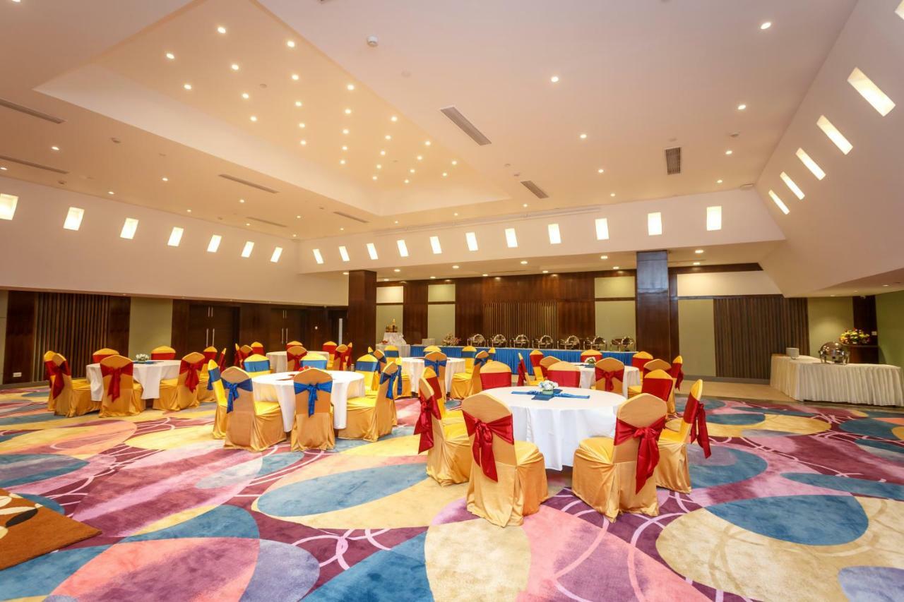 Hotel Crowne Imperial Катманду Экстерьер фото