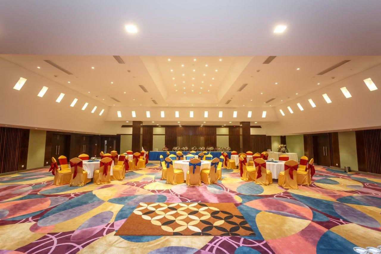 Hotel Crowne Imperial Катманду Экстерьер фото
