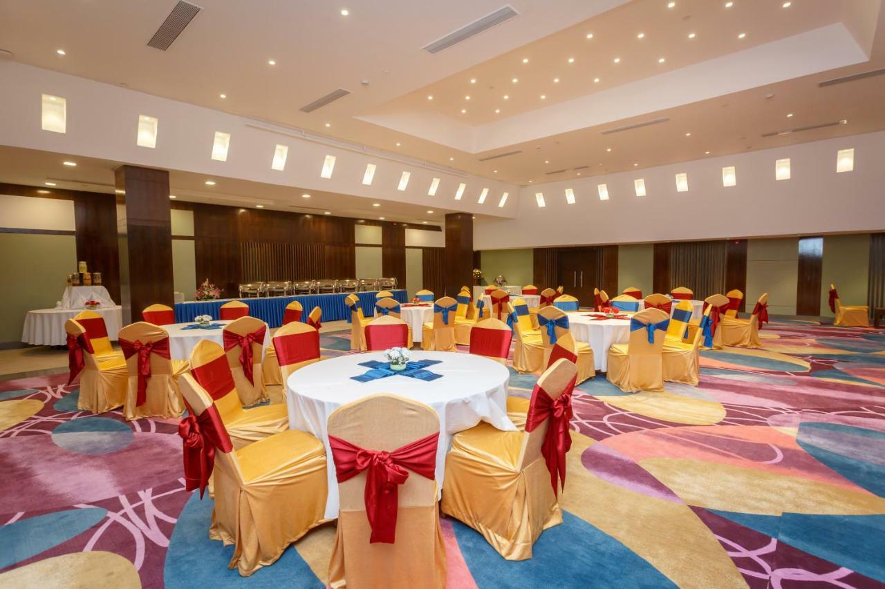 Hotel Crowne Imperial Катманду Экстерьер фото