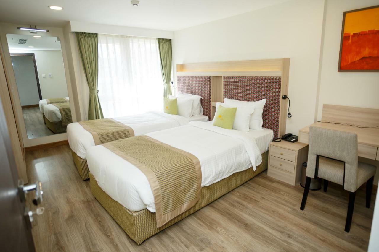 Hotel Crowne Imperial Катманду Экстерьер фото