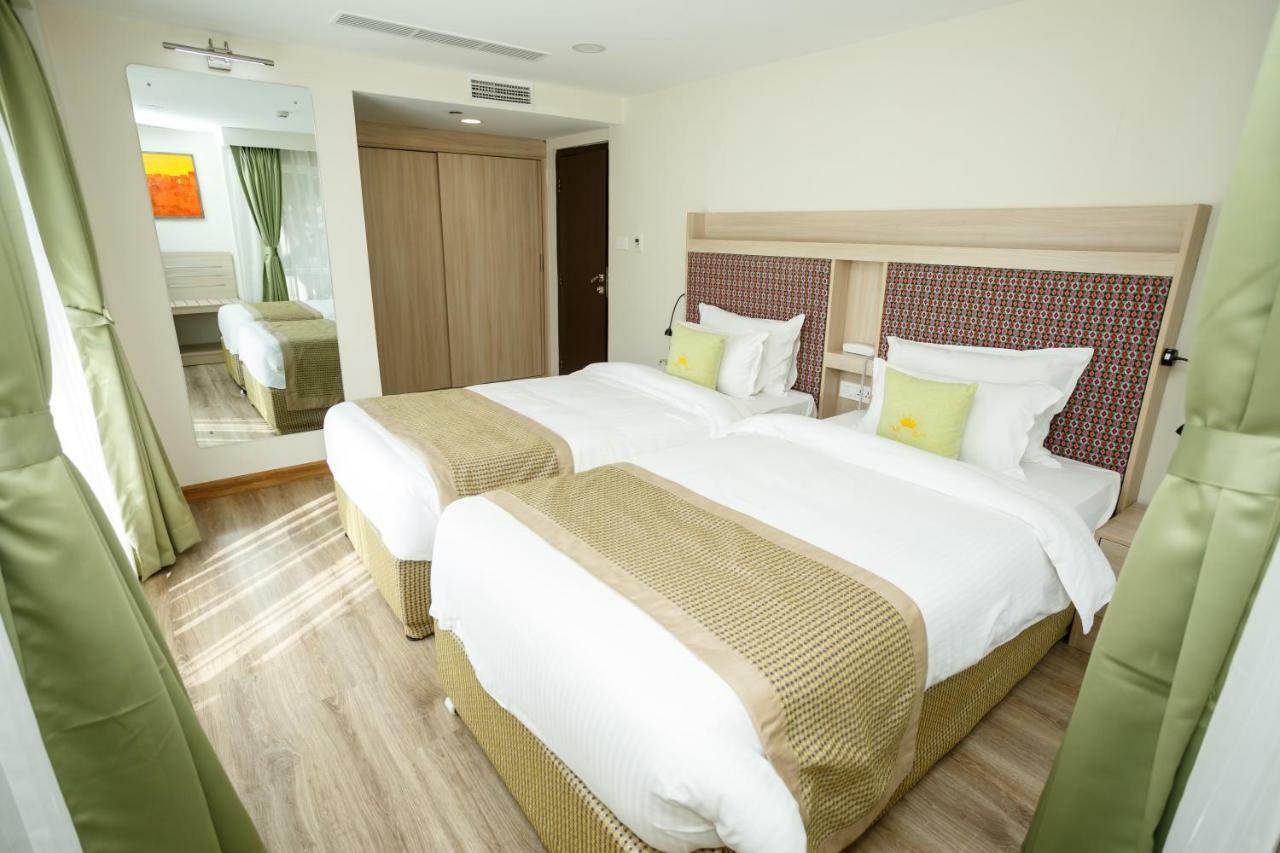 Hotel Crowne Imperial Катманду Экстерьер фото